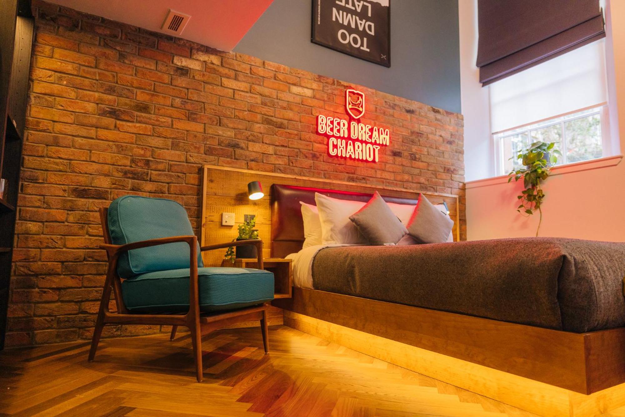 ホテル Brewdog Doghouse エディンバラ エクステリア 写真